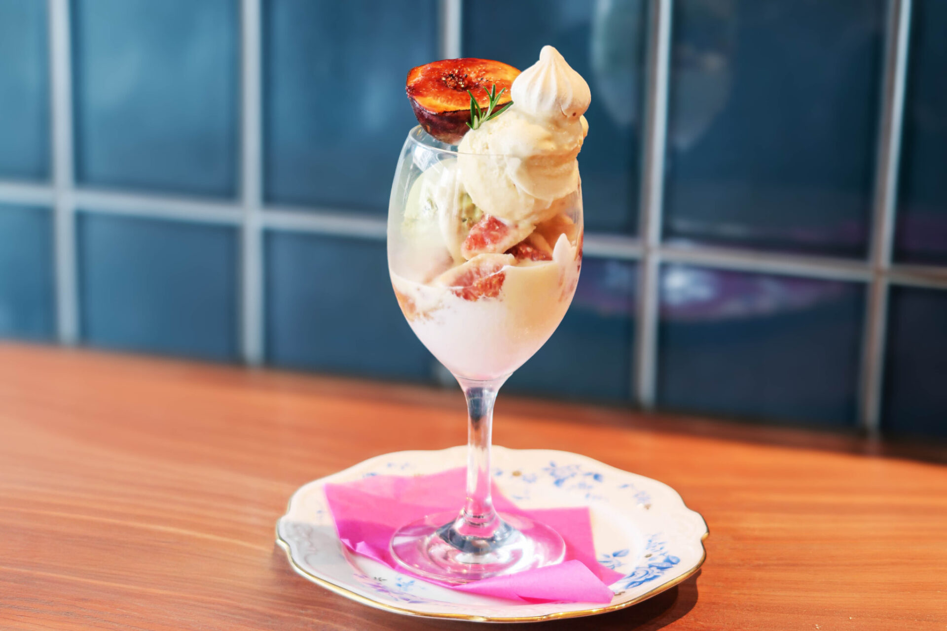 【加治屋町】オフィス街のオアシス。人気店「Aview」で楽しむランチ＆季節のグラスパフェ