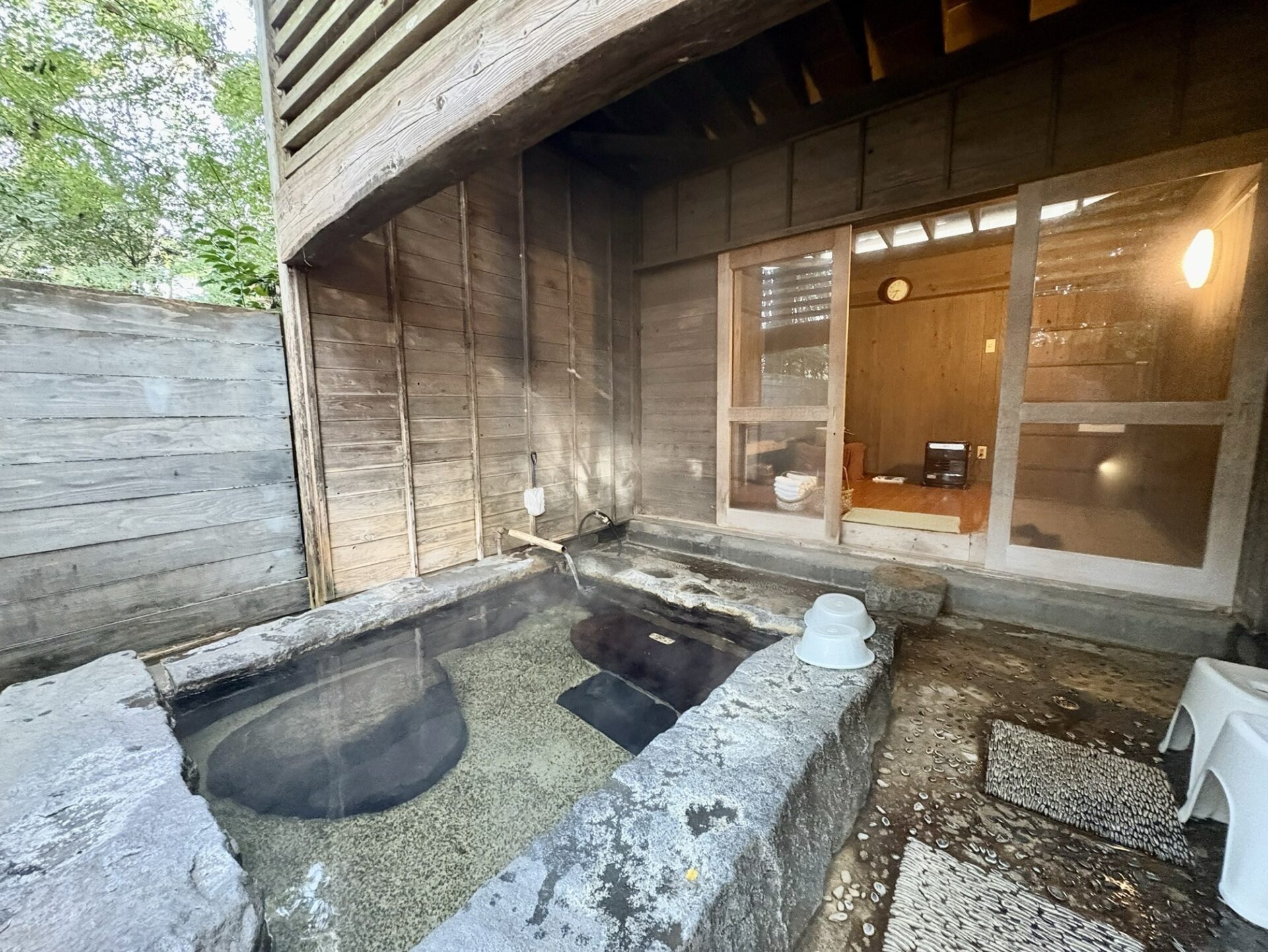 秋の北薩へ。非日常感あふれる「手塚ryokan」で大人の温泉旅