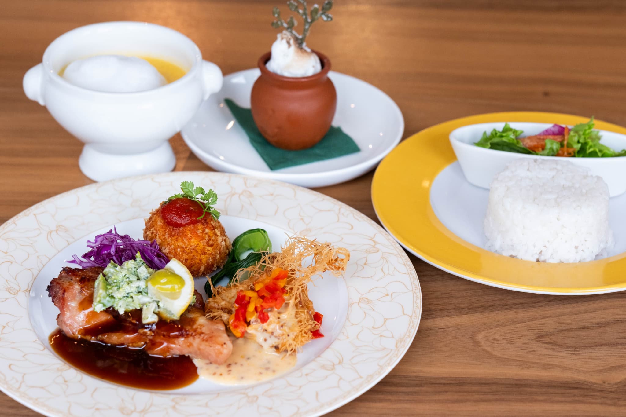 「メデルキッチン」味も見た目も楽しめる、町の洋食屋さん