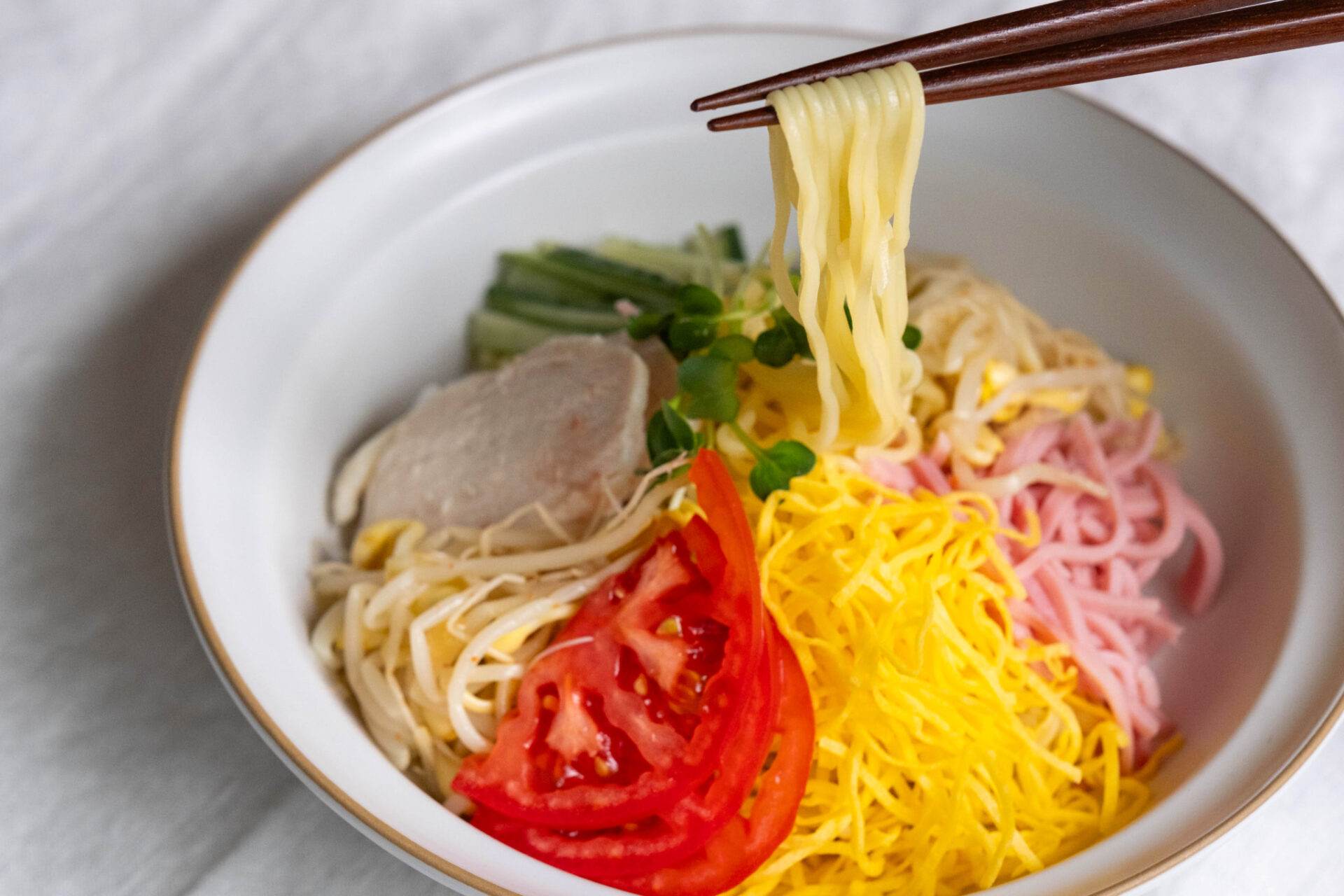 麺が絶品！「りんごのほっぺ 冷やしラーメン」