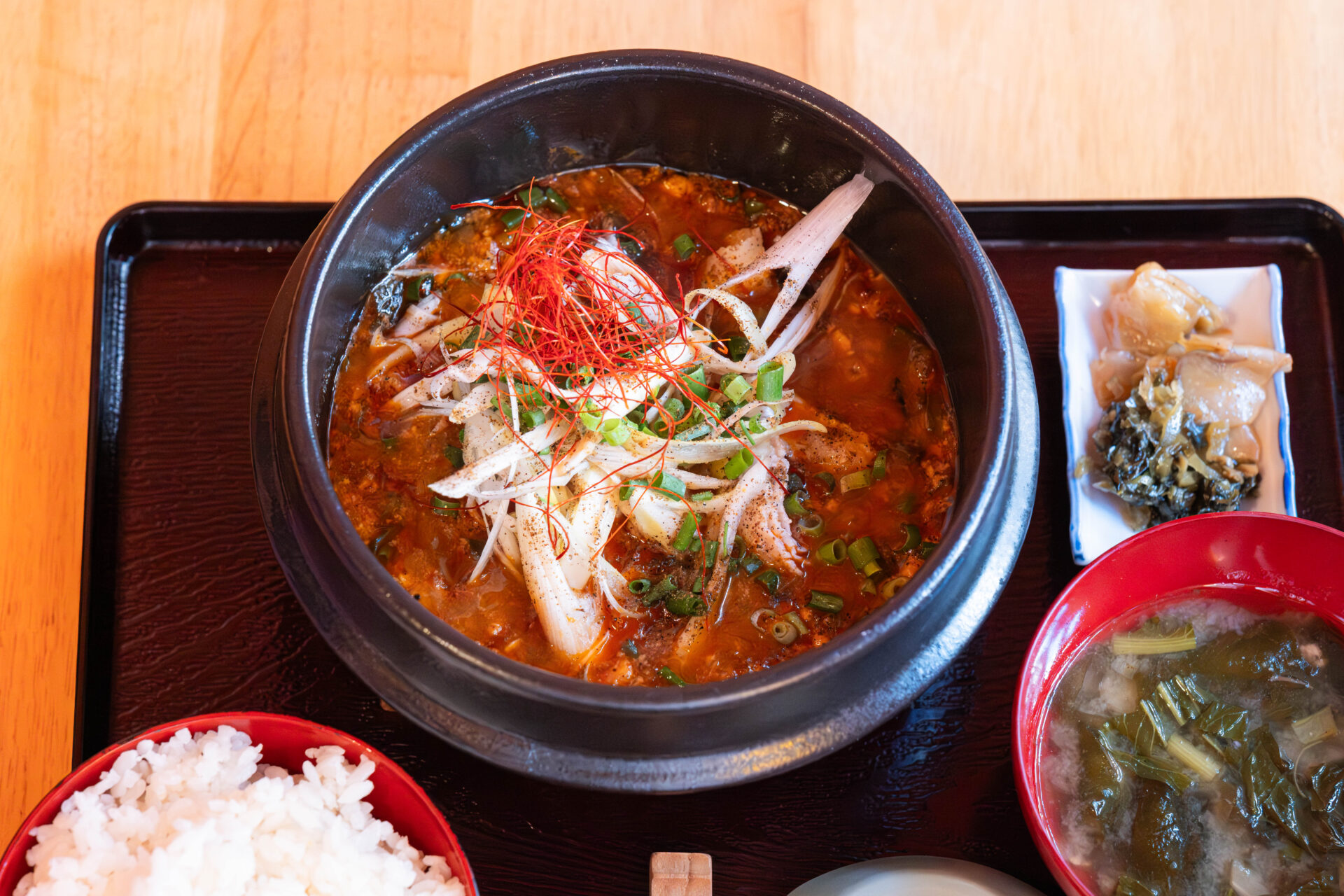 町中華「火山飯店」の懐かしくも新しい料理で満腹に！