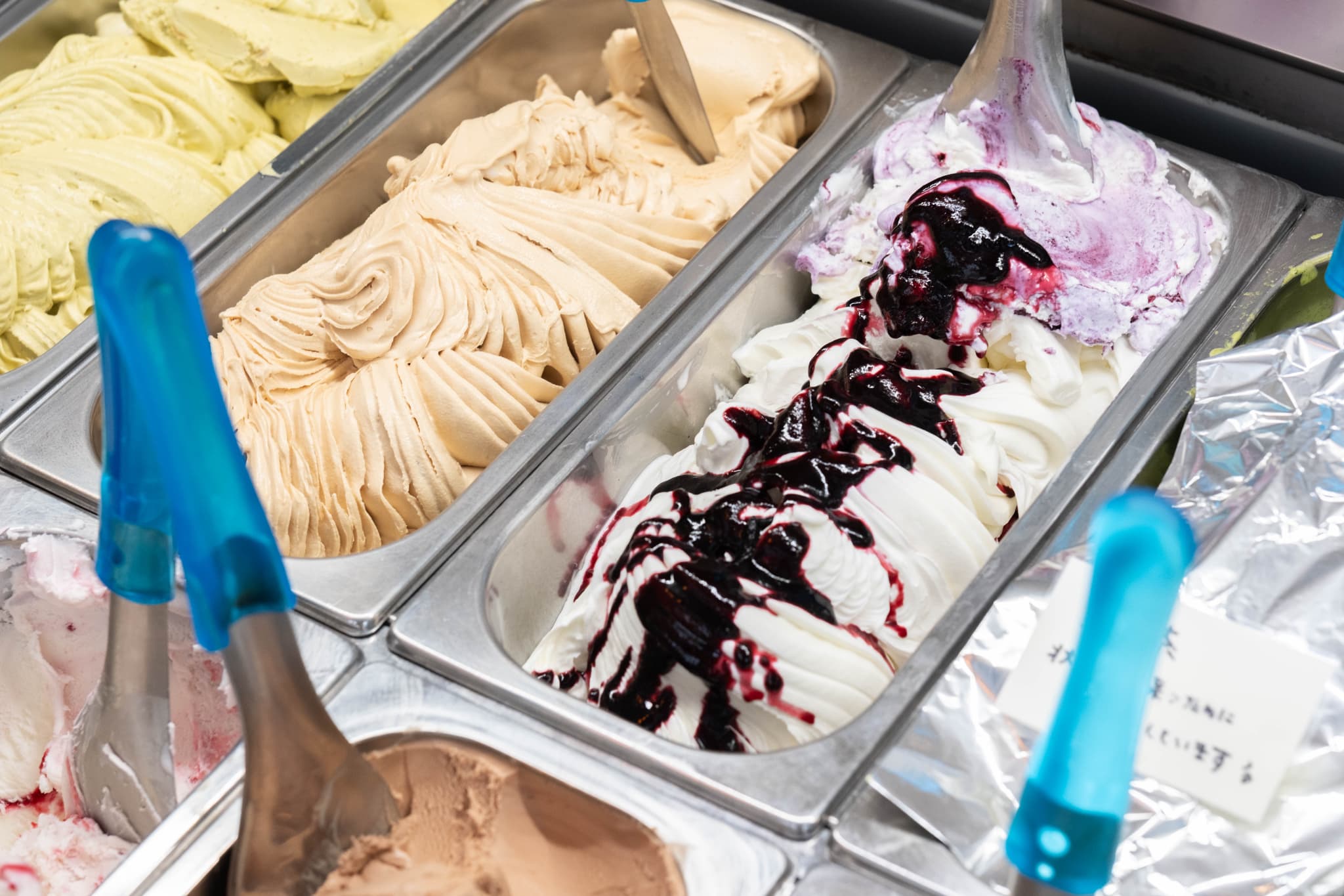 パティシエの技が光る、霧島の「ジェラテリア クオーレ」で甘くほどけるジェラートを