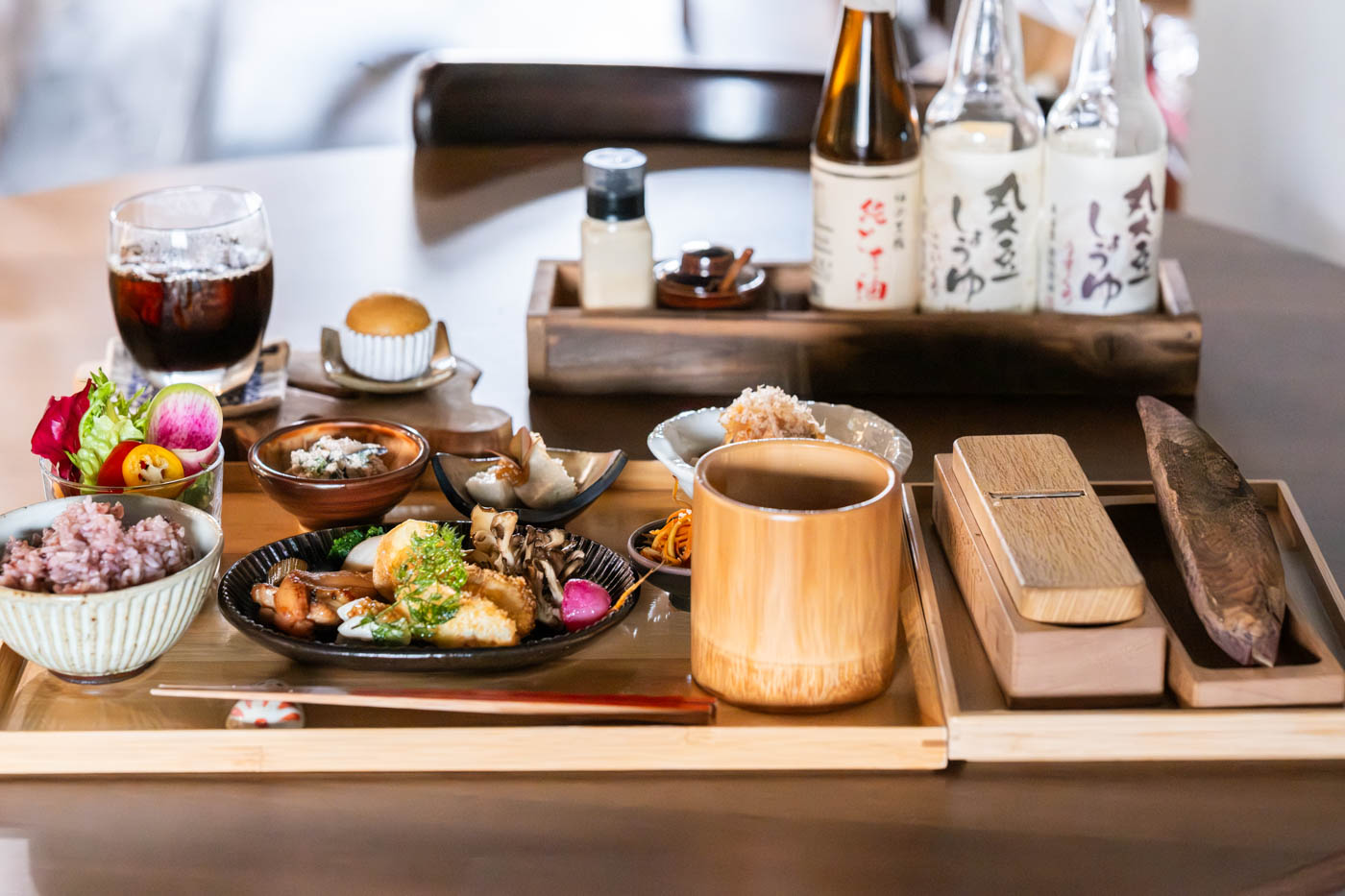 かつお節が香るみそ汁と、やさしい食事。「米いち」で“まごわやさしいこ”の昼ごはん