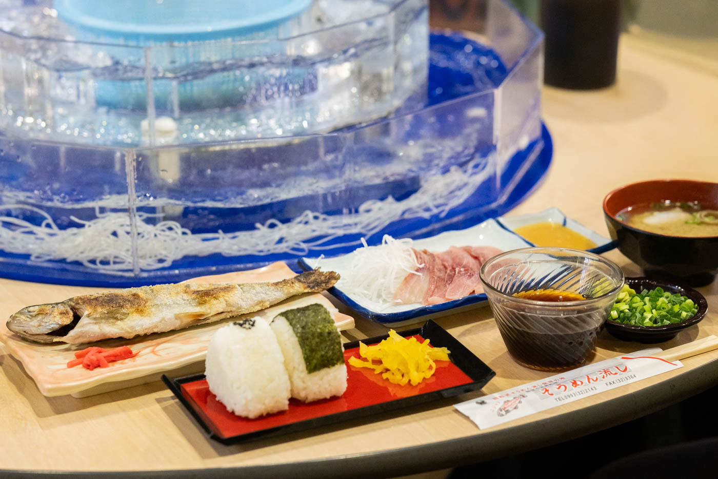 「指宿市営 唐船峡そうめん流し」名水の谷で味わう鹿児島名物の回転式そうめん流し