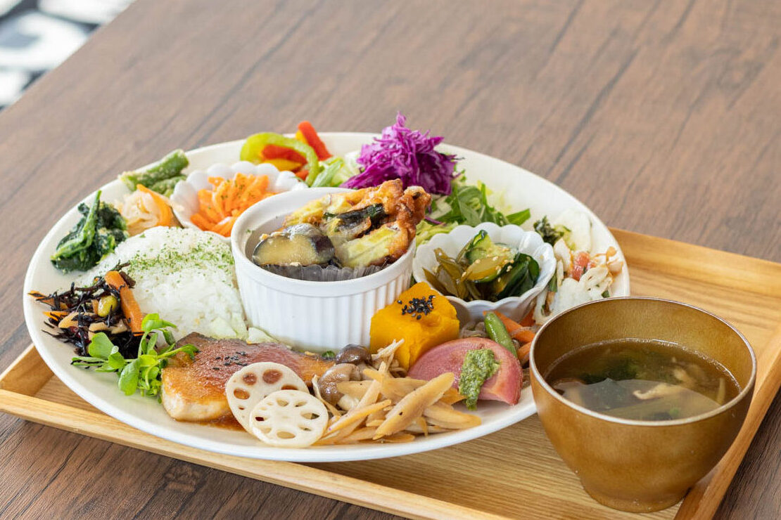 霧島市隼人の「コトノハ」。野菜たっぷりのランチやお弁当、オードブルが人気