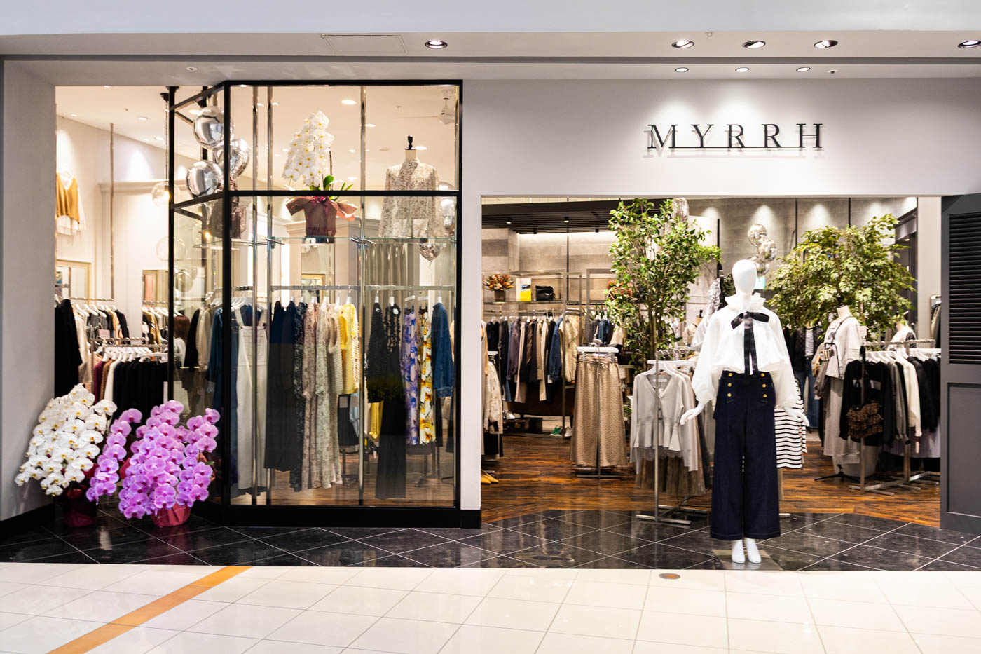 セレクトショップ「MYRRH」モードカジュアルで魅せる、美しい装い