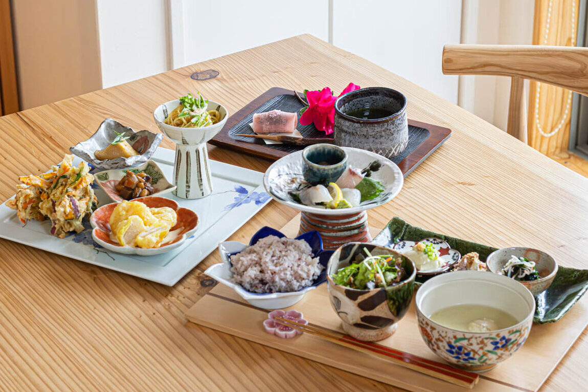 吉野町の「DINING KITCHEN 庭宴」旬の食材でもてなす絶品ランチのお店