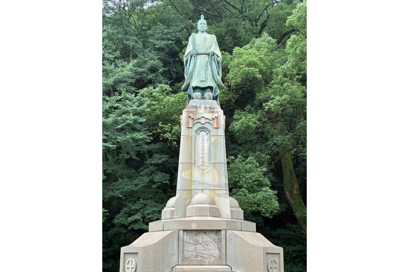 照國神社の六月灯にあわせて立ち寄りたい3銅像スポット