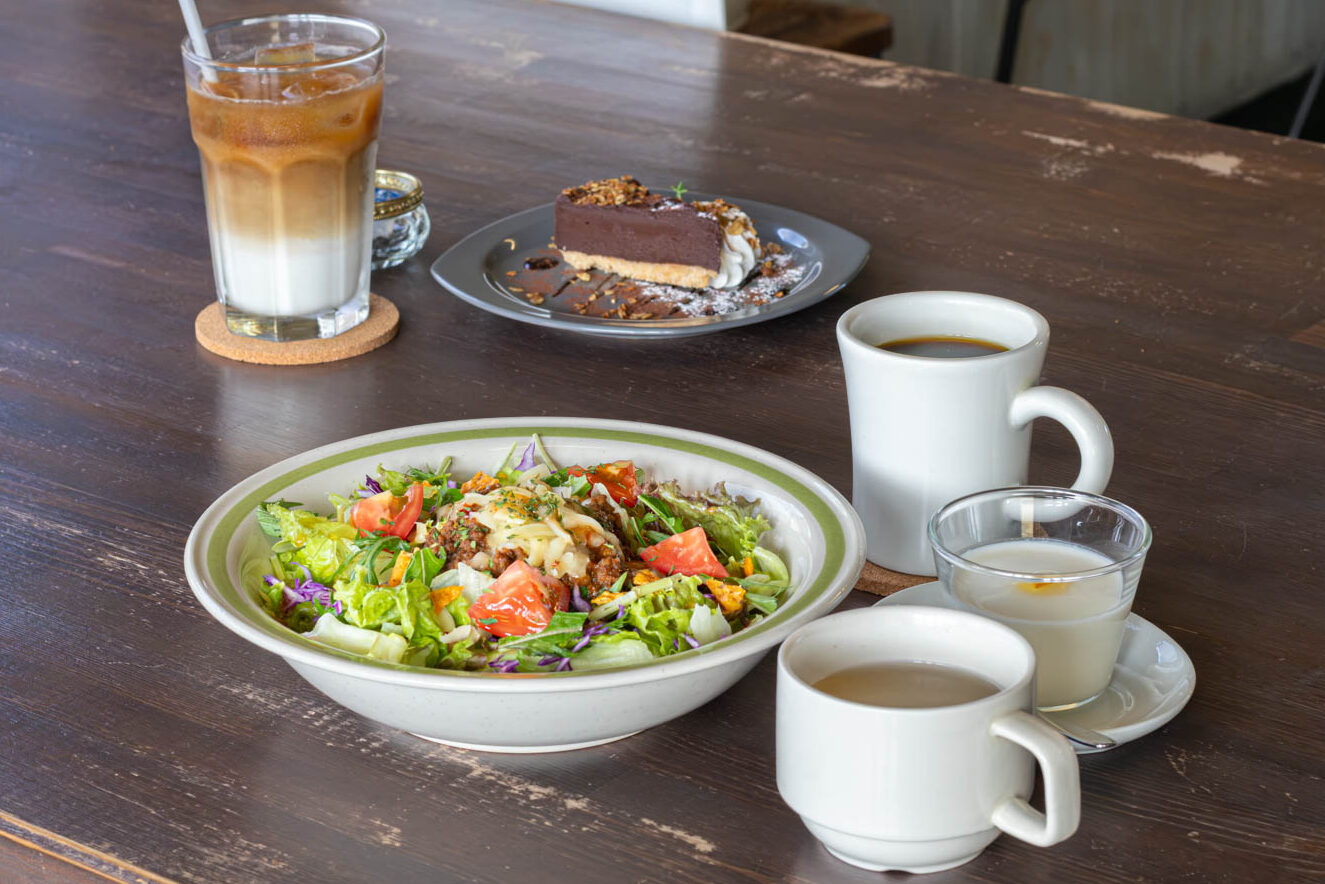霧島市隼人町の「CAFE510」で味わう、手作りのランチ&スイーツとくつろぎ時間